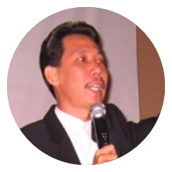 Portrait of W. M. Lee, Chief Learning Partner at QOM Learning Group